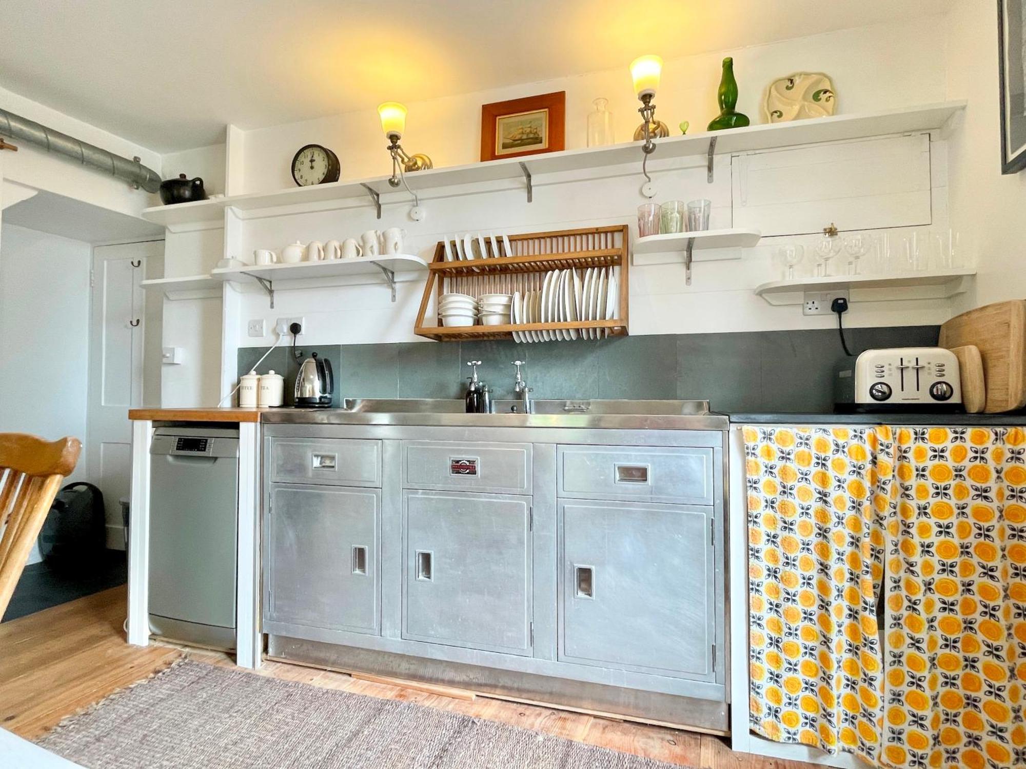 Janies Cottage~ Mousehole~Eclectic Interiors & Vintage Charm Екстериор снимка