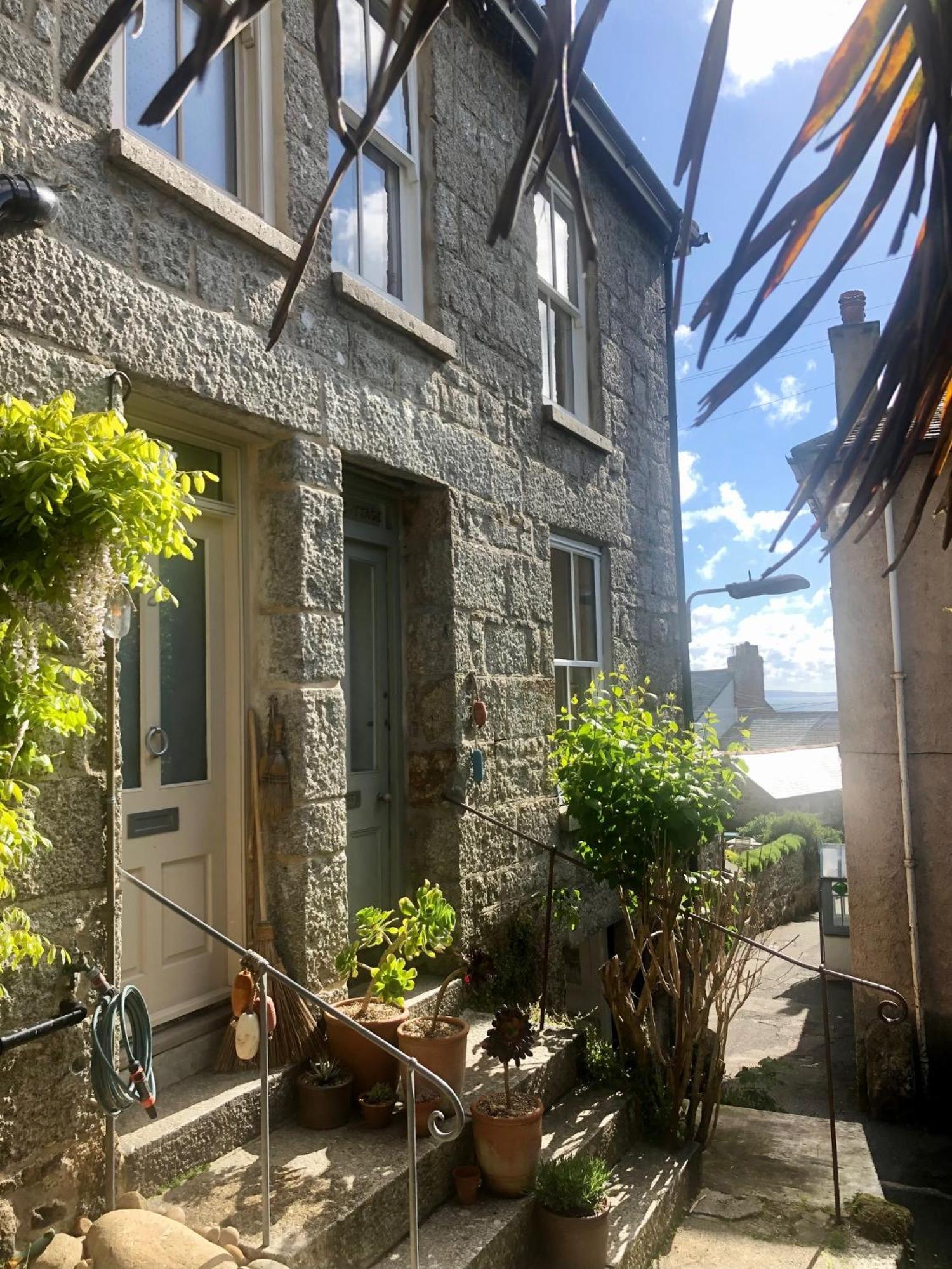 Janies Cottage~ Mousehole~Eclectic Interiors & Vintage Charm Екстериор снимка