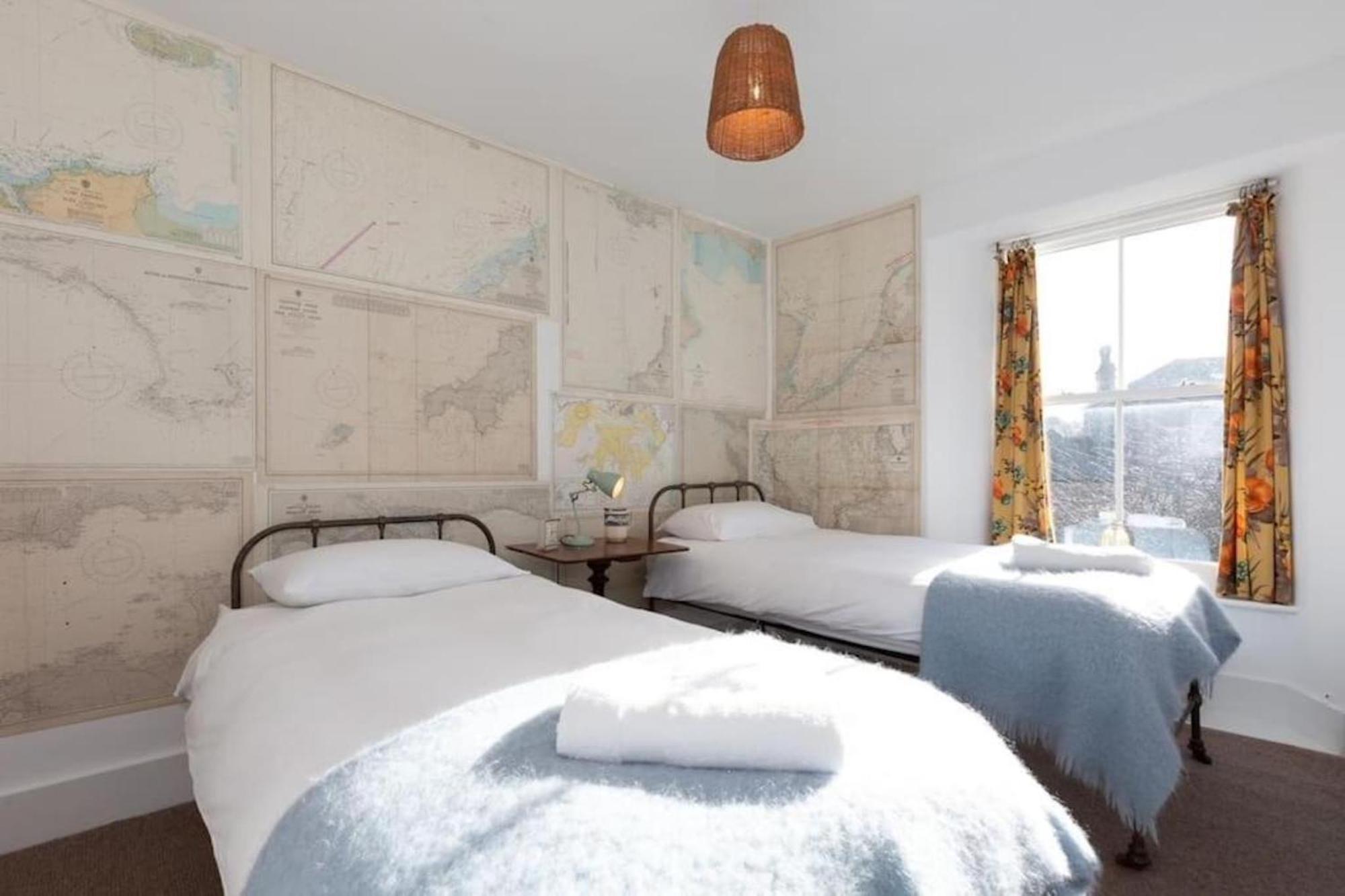 Janies Cottage~ Mousehole~Eclectic Interiors & Vintage Charm Екстериор снимка